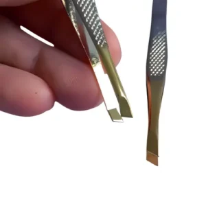 PINZA DEPILADORA PUNTA OBLICUA DORADA – Ref. 338